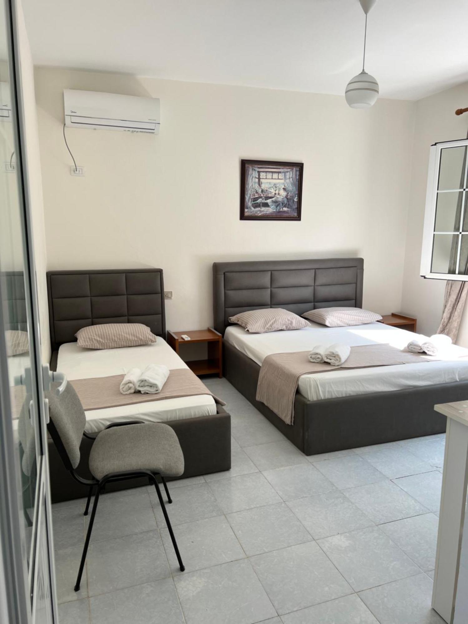 Mimi'S Apartments Vlore Luaran gambar