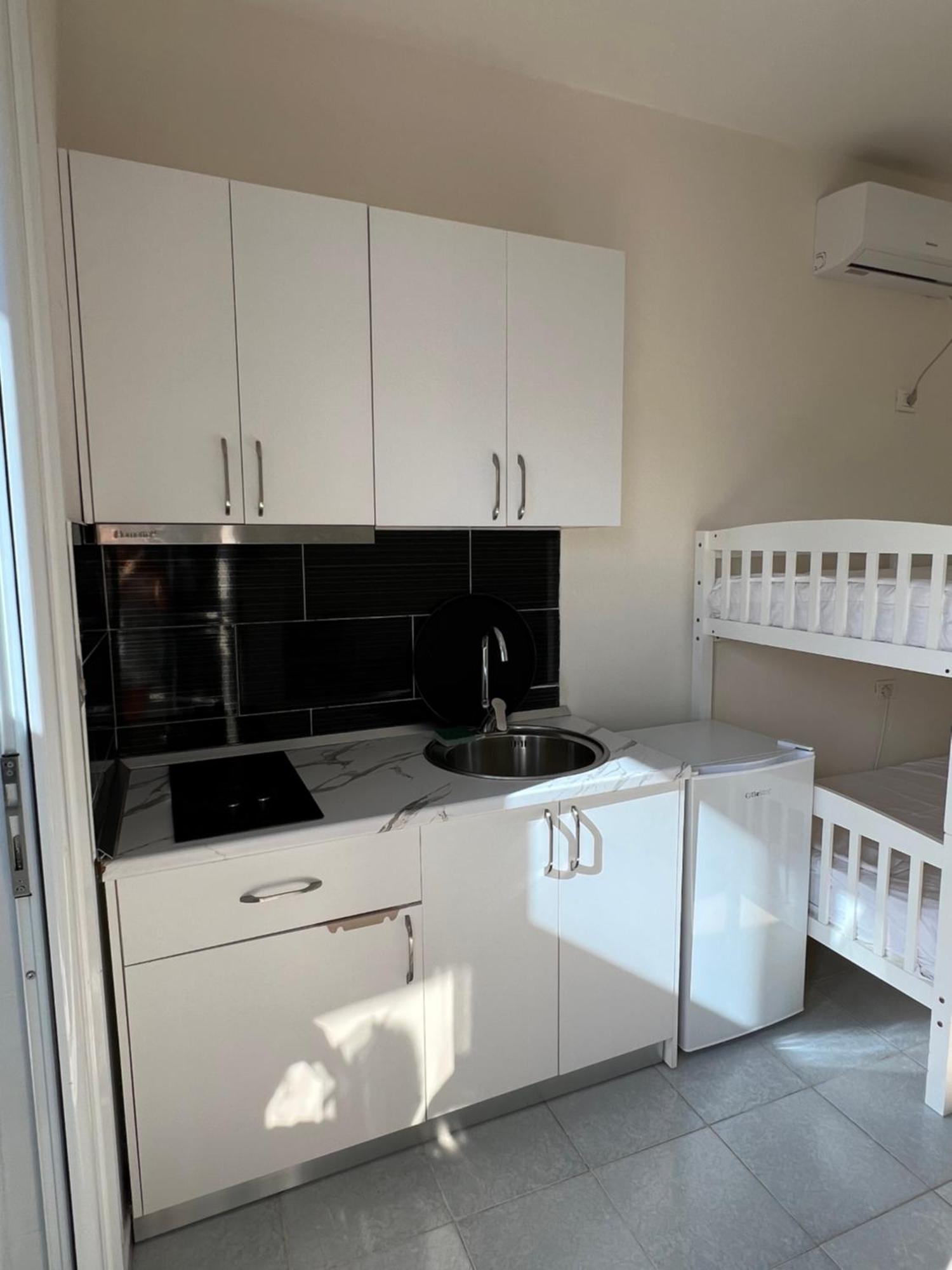 Mimi'S Apartments Vlore Luaran gambar